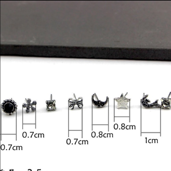 NEW EARRING SET - Picture 2 of 2